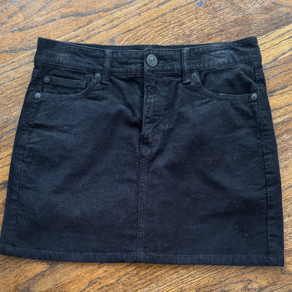 American Eagle Outfitters Black Mini Skirt size 4